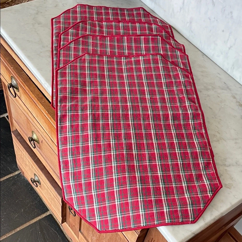 LONGABERGER Red and Green Plaid Tidings Table Linen Set Placemats Napkins 4 Each